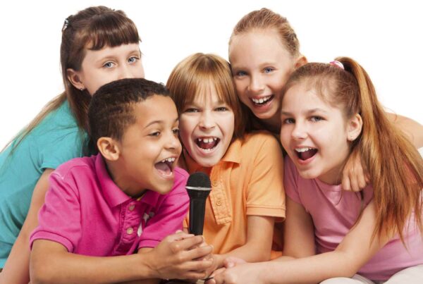 children singing1